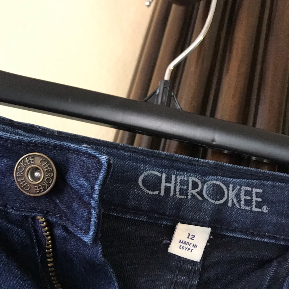 Capri Jeans - Picture 2 of 4